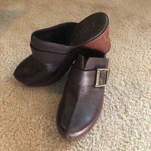 Beautiful brown buckled clogs!!
